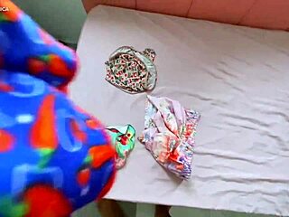 this maid provokes me with her enormous brazilian ass making me crazy with desire?