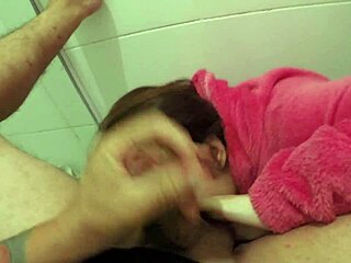 Hey, this novata sneaks into the bathroom to suck that big cock tight pussy style