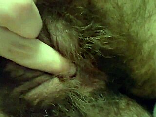 hey, i'm fucking myself with my own big clit tied up turning it purple 😈💦