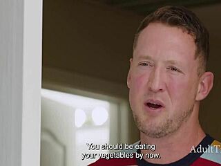 Hej, zasežena igrača z očimom Ryan Drillerjem in Pierce Parisom v bolnišnični igri zdravnik-pacient