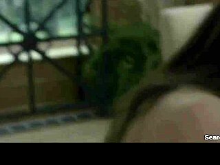 يا راجل بحب هانا وير في بوس ثدييها الكبار ومشاهد اليد حارة أوي