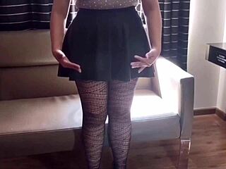 nuevo culito desmadroso y delicioso me encanta el semen en la lengua con esa latina curvy