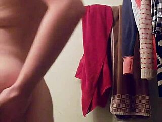19yo Redhead Scarlet Dances Close Up For The Camera In Homemade Solo Scene
