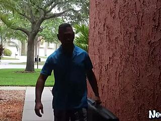 can ebony milf naomi foxxx squirt all over during hardcore massage with big cock?