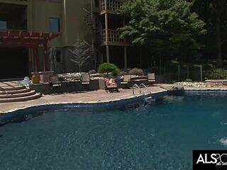 Slender brunette Tamara Jade masturbates poolside with fingering