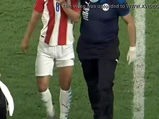 Bultos de futbolistas - Paraguay vs Colombia