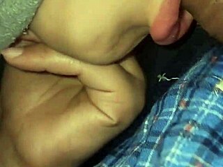 This cute Colombian bride gives a rich blowjob until no drop of milk left! 😏🍆