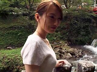 Zakaj suha azijska zrela žena vara s tujcem za požiranje konča v necenzuriranem JAV POV?