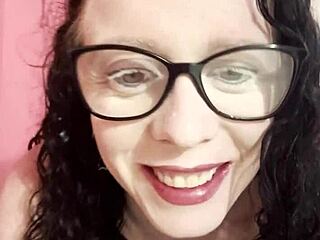 حامل مليانة شهوة ورغبة في نيك جامد