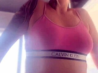 fui treinar na academia com plug anal no cu e fiquei com tesão pra meter rola no cu largo em casa