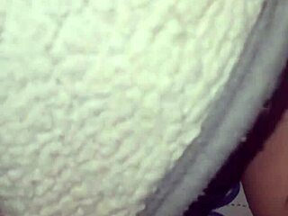 This cute Colombian bride gives a rich blowjob until no drop of milk left! 😏🍆