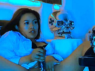 The wonderful blue masturbates live with her big dildo for you