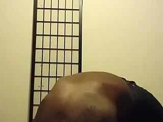 She started with spider crab exercises before diving into the restricted cum on ass roleplay session.