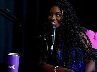 Hey negra safada, ready to strip naked showing those big tits and wet pussy while talking about loving head stomps and xingamentos to cum hard?