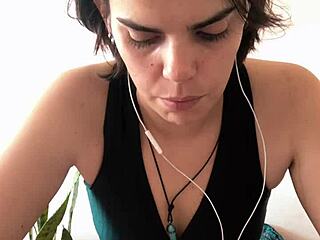 learn german with curvy european milf in intriguing sfw session