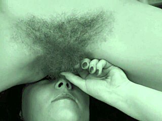 Régi szőrös punci lezbik 50-es 60-as években csoportos hármasban