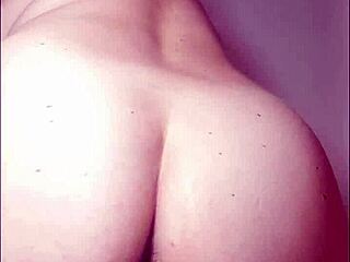 Esposa puta infiel masturbates her big ass and pussy while recording for her cuckold husband