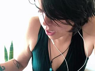 learn german with curvy european milf in intriguing sfw session