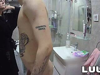 Luuv Webcam Couple's Steamy Homemade Shower