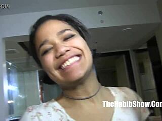 Sexiga blasian Loni Legend knullas av mexikanske fan Derek Forreal