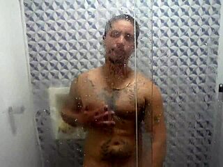 Brazilian Muscular Bodybuilder Licks Tall Tattooed Babe And Fucks Her Natural Tits In Bath