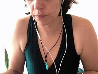 learn german with curvy european milf in intriguing sfw session