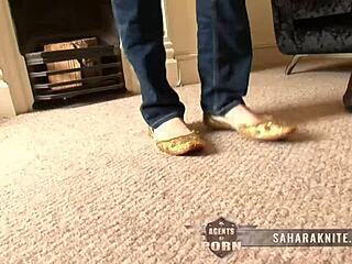Hey, watch this Indian woman trying on different shoes