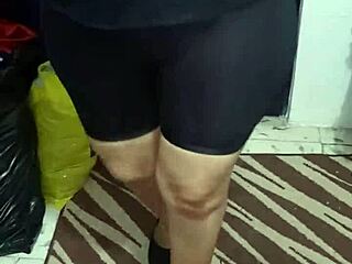 I spot this mature lady with a big ass in shiny spandex