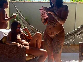 Chamei as meninas do job para fazer uma resenha na minha casa de praia e olha a putaria q deu