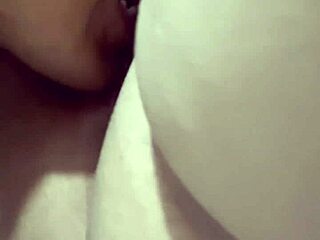 man, licking a mature housewife's pussy feels so damn good at the gym 😏