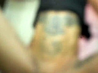 Quikie mit Vicky: Creampie auf dem Küchentisch Deutsche Hausfrau Bareback