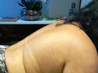 Massagem nuru com final feliz as masseuse gives slippery nuru massage 😏💦