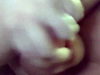 chubby big pussy lips amateur squirts huge from closeup dildo toy play