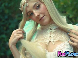 Wah Eva Elfie Panas Pose Luar Koyak Baju Tetek Besar!