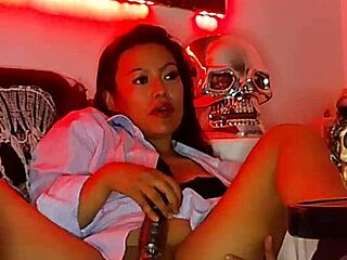 i play with my tight pussy using dildo till i cum hard - bluee official