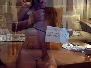 Verdomme wat een geile huisvrouw klaar voor wilde slaapkamer neukpartij