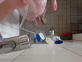 I'm so horny pissing in the steamy shower