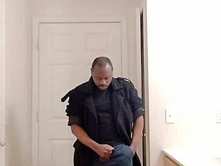 i just got home from work... fantasizin bout my girlfriend wife... dry masturbatin leads to slow moist cum 3