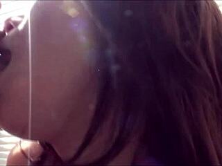 この巨乳人妻バックで激しいザーメン耐えられるか？