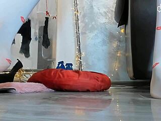 hotfallingdevil you see her squirt crazy on cam???