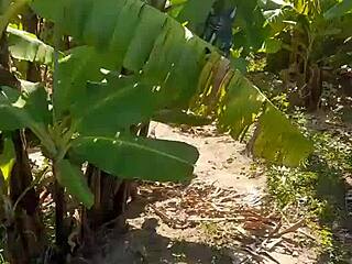 mi suegra y yo solos en casa follamos duro