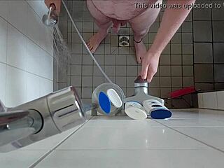 I'm so horny pissing in the steamy shower