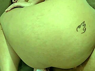 marido saiu... tesão demais sozinha com toys me fodo gostoso