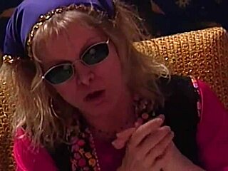 Three Swallows Tarot: Milfs Lick and Finger Retro Pussies