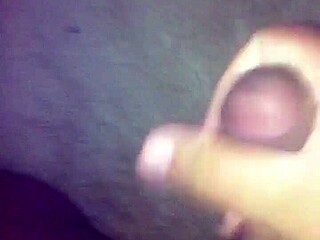 Vill du se mig runka kuken tills jag sprutar hårt