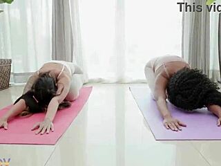 P-love 4 vitoria beatriz and vicky menage fist asses wildly