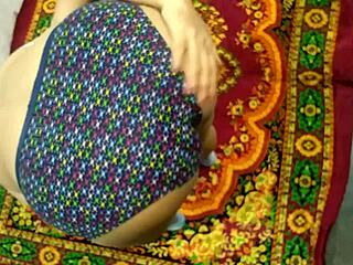 Big tits big ass Indian milf gets fucked hard on Christmas morning 🎄😍