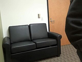 キャリーBキャスティング：ハード面接で喉奥えずきガブ飲み