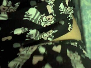 gostosa rides novinho bareback and takes his creampie outdoors