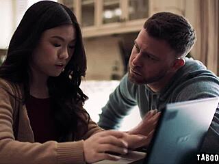 Wow, lulu chu and slimthick vic lick and finger to super sexy orgasms!